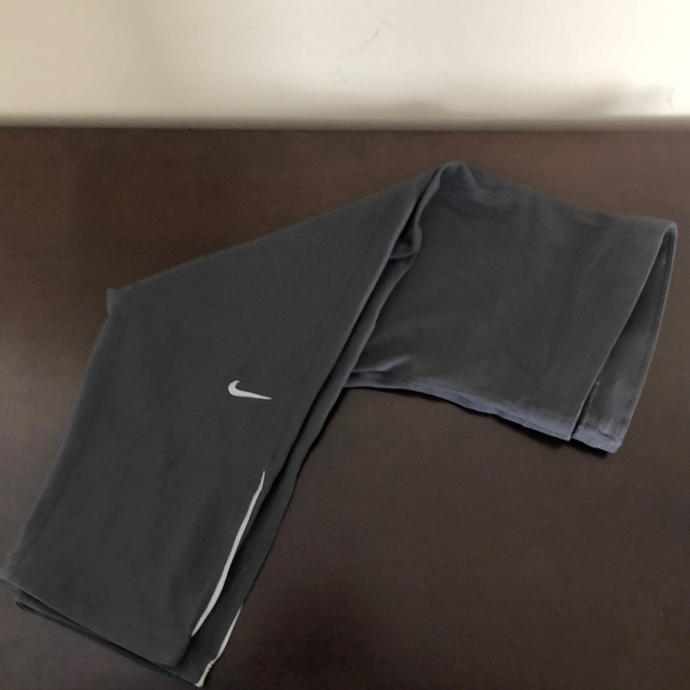 Nike Dri-Fit Running Capris, Gray Size M